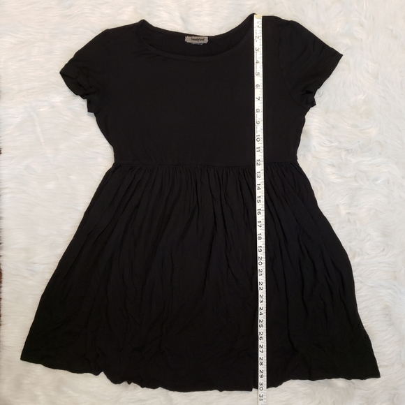 Trendyland Simple Short Sleeve Black Dress - Picture 5 of 8